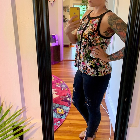 Tropical Tank Top - Picture 4 of 9